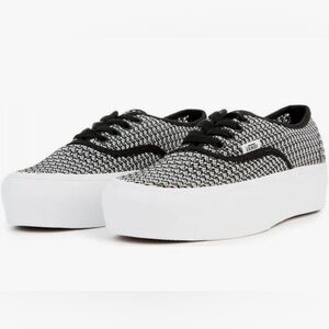VANS The Authentic Platform 2.0 in Black and White